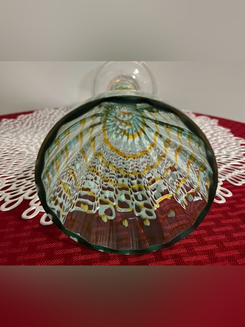 🌸 EUC Studio Glass Collection
Verre Artisanal Vase 15.5"
Ribbed Aqua Glass Vase - Picture 4 of 5